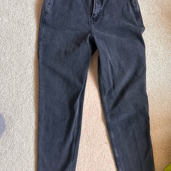 Hollister Women’s Ultra High Rise Mom Jeans with Frayed Hem and Dark Wash - Picture 2 of 5